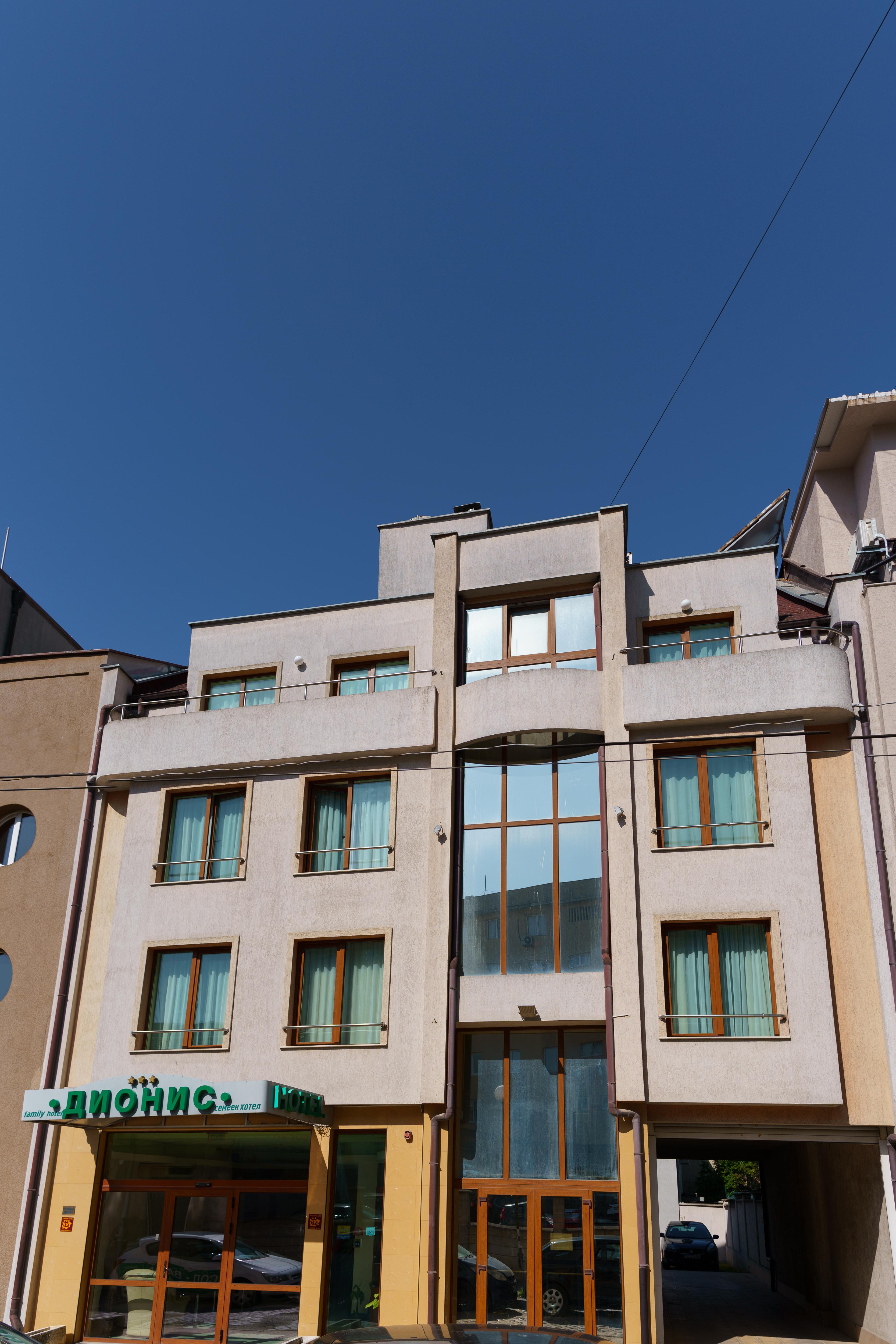 Dionis Hotel
